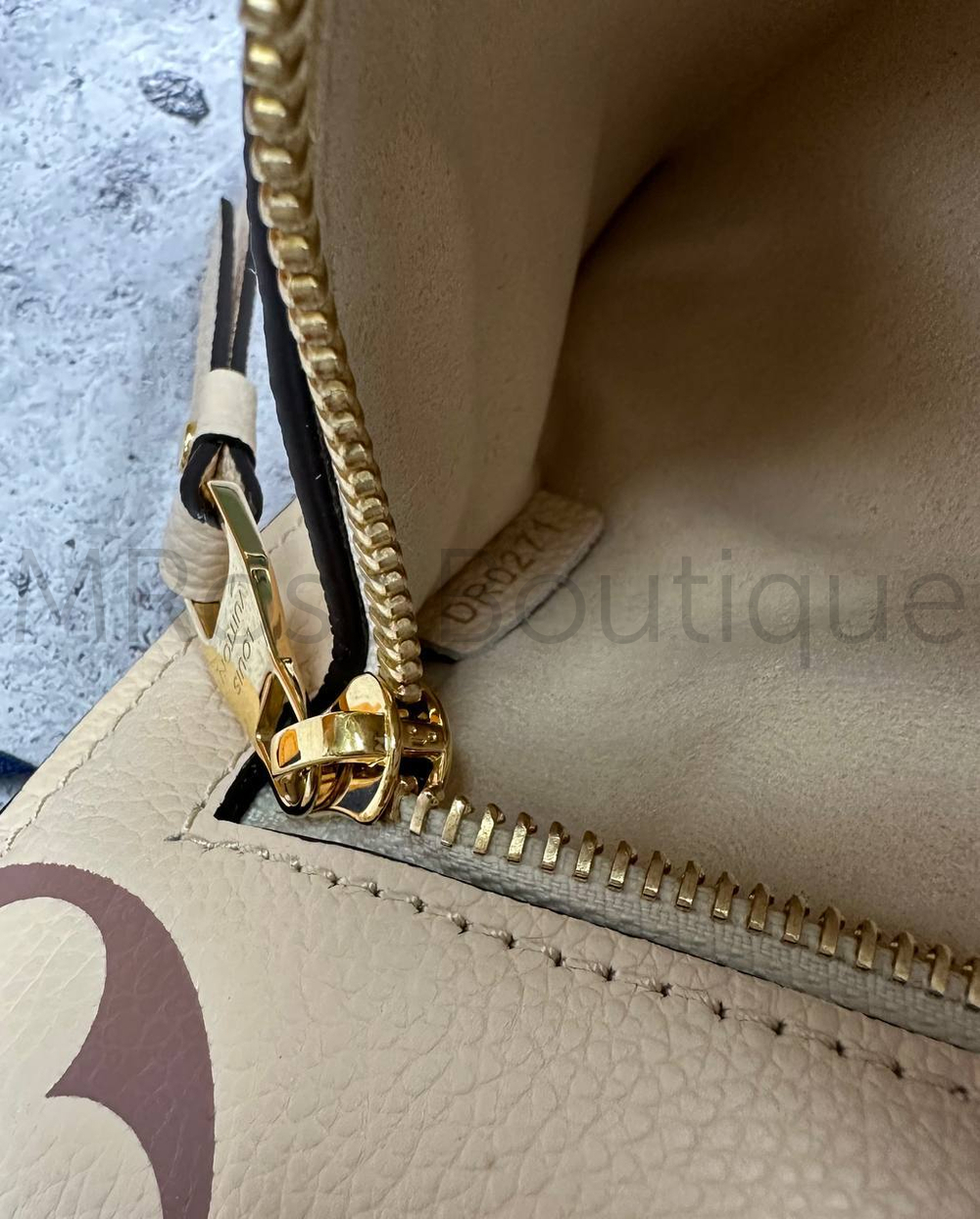 Бежевая сумка Pochette Metis Louis Vuitton