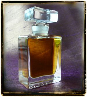 Roxana Illuminated Perfume Aurora