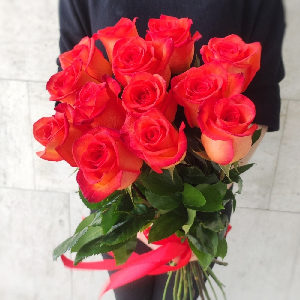 Букет из 13 роз под ленту (Эквадор 60 см)