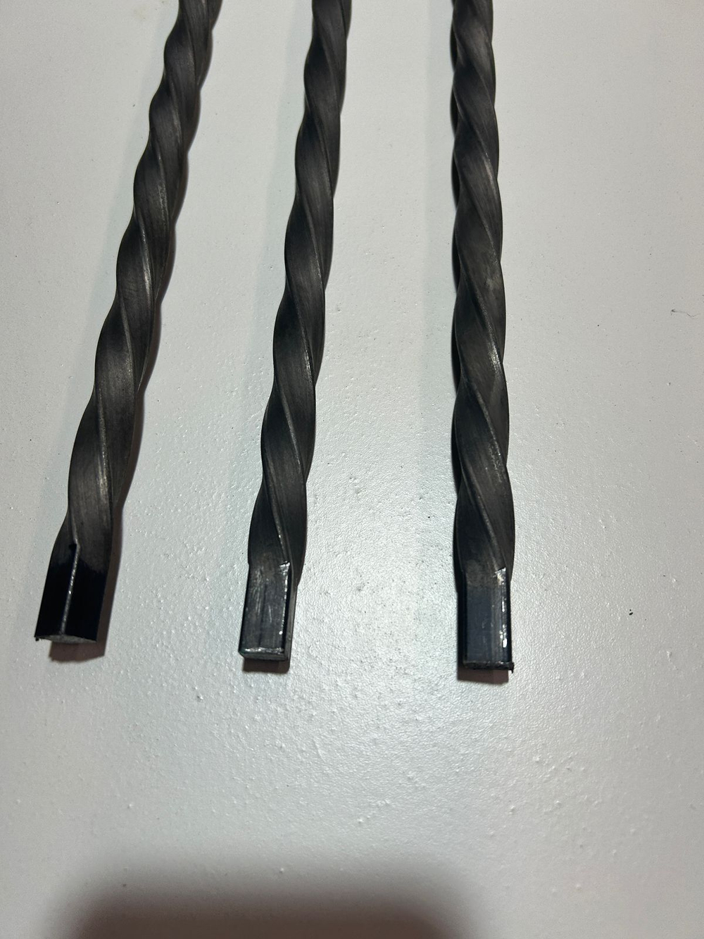 Кованый элемент балясина,торсион 1000мм, витой квадрат полнотелый 10х10мм