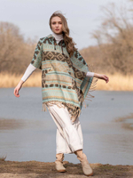 Пончо шерстяное с орнаментом