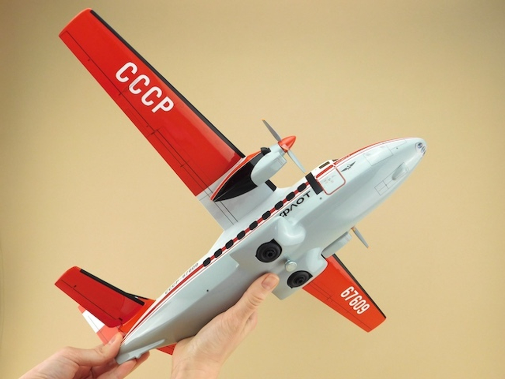 Модель самолета L-410 УВП-Э-3 (М1:32, Аэрофлот СССР)