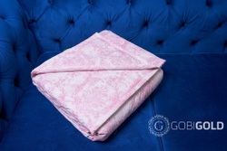 Одеяло стеганое из 100% верблюжьего пуха 200х220 см. (ERDENET) - розовый орнамент