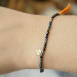 браслет из синего агата с тыквенной кистью