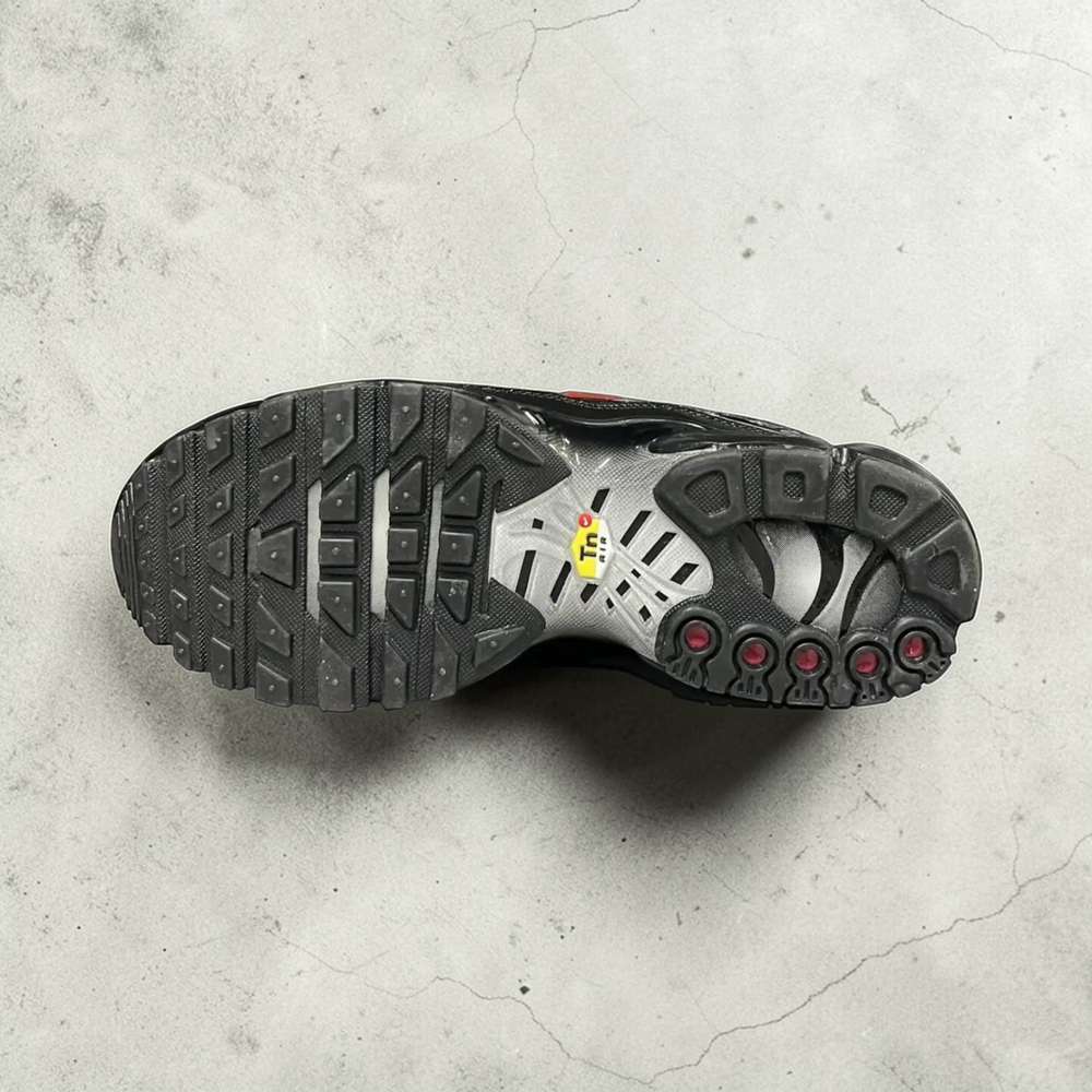 Nike Air Max Plus TN • Black Red