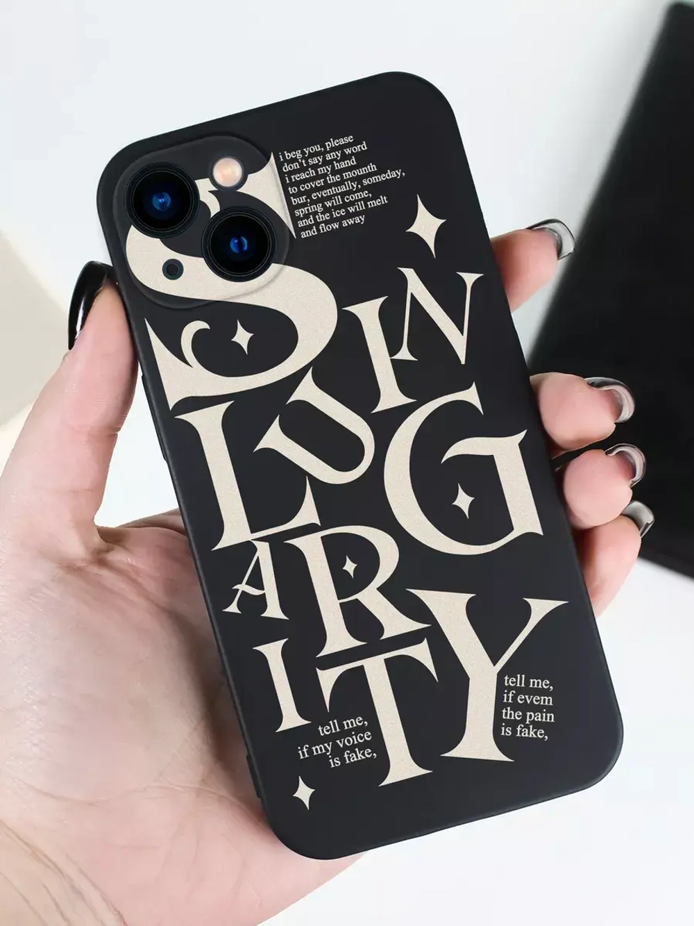 Чехол на iPhone 15 с принтом