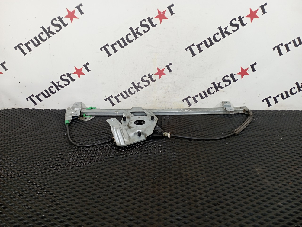 Стеклоподъемник левый 2018г.