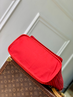 Louis Vuitton Neverfull Bandouliere Inside Out MM