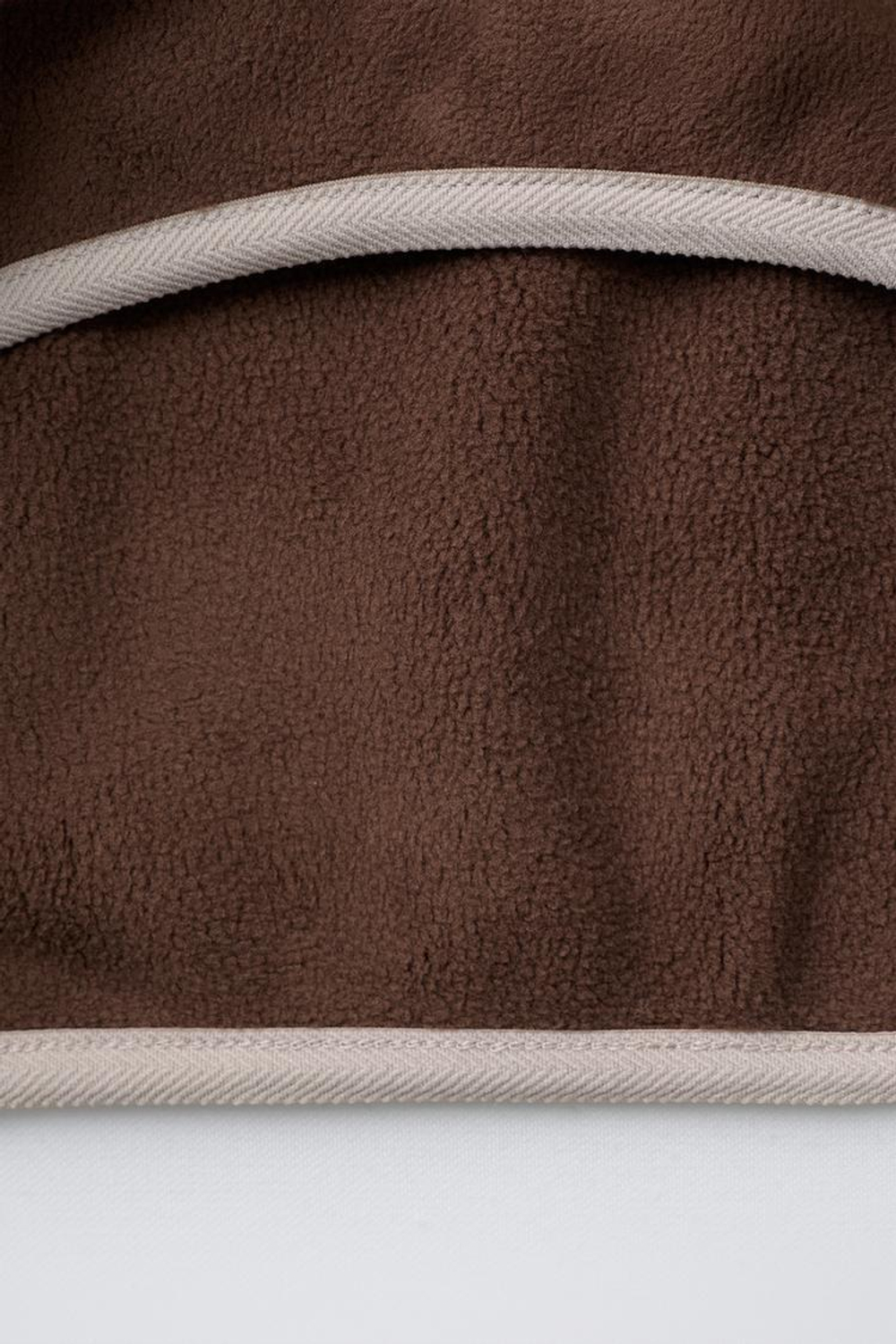 ZARA ТОЛСТОВКА ИЗ ПОЛАРФЛИСА В СТИЛЕ КОЛОР-БЛОК С НАШИВКОЙ, МОРСКОЙ СИНИЙ