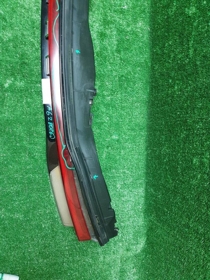 Фонарь крышки багажника Porsche Macan 95b (2018-2021)