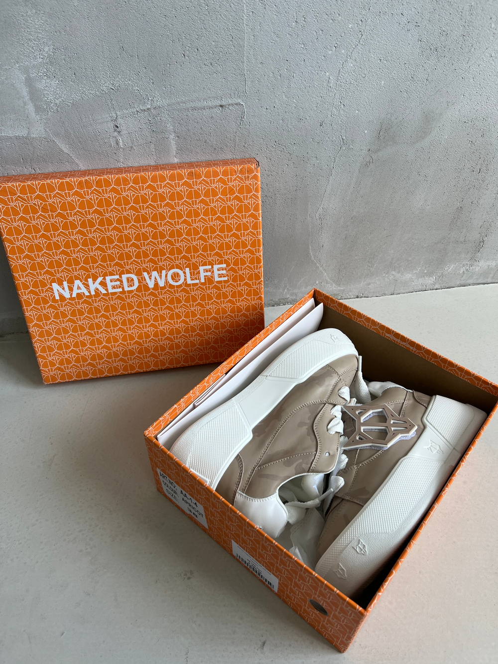 Naked Wolfe