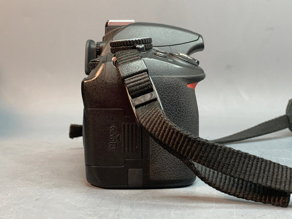 Nikon D3100 kit 18-55 mm