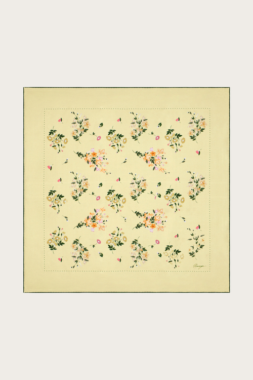 ПЛАТОК ИЗ ЖЕЛТОГО ШЕЛКА С АВТОРСКИМ ПРИНТОМ 90*90