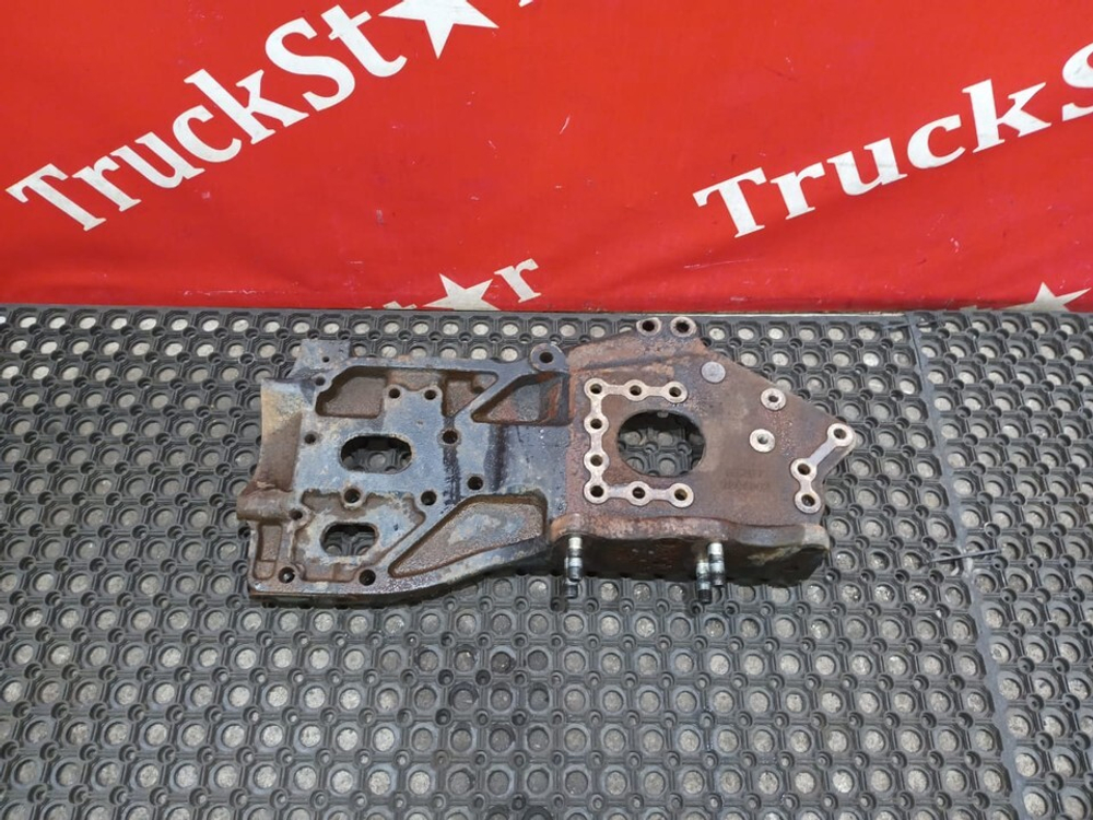 Кронштейн рессоры передней правый 2018г