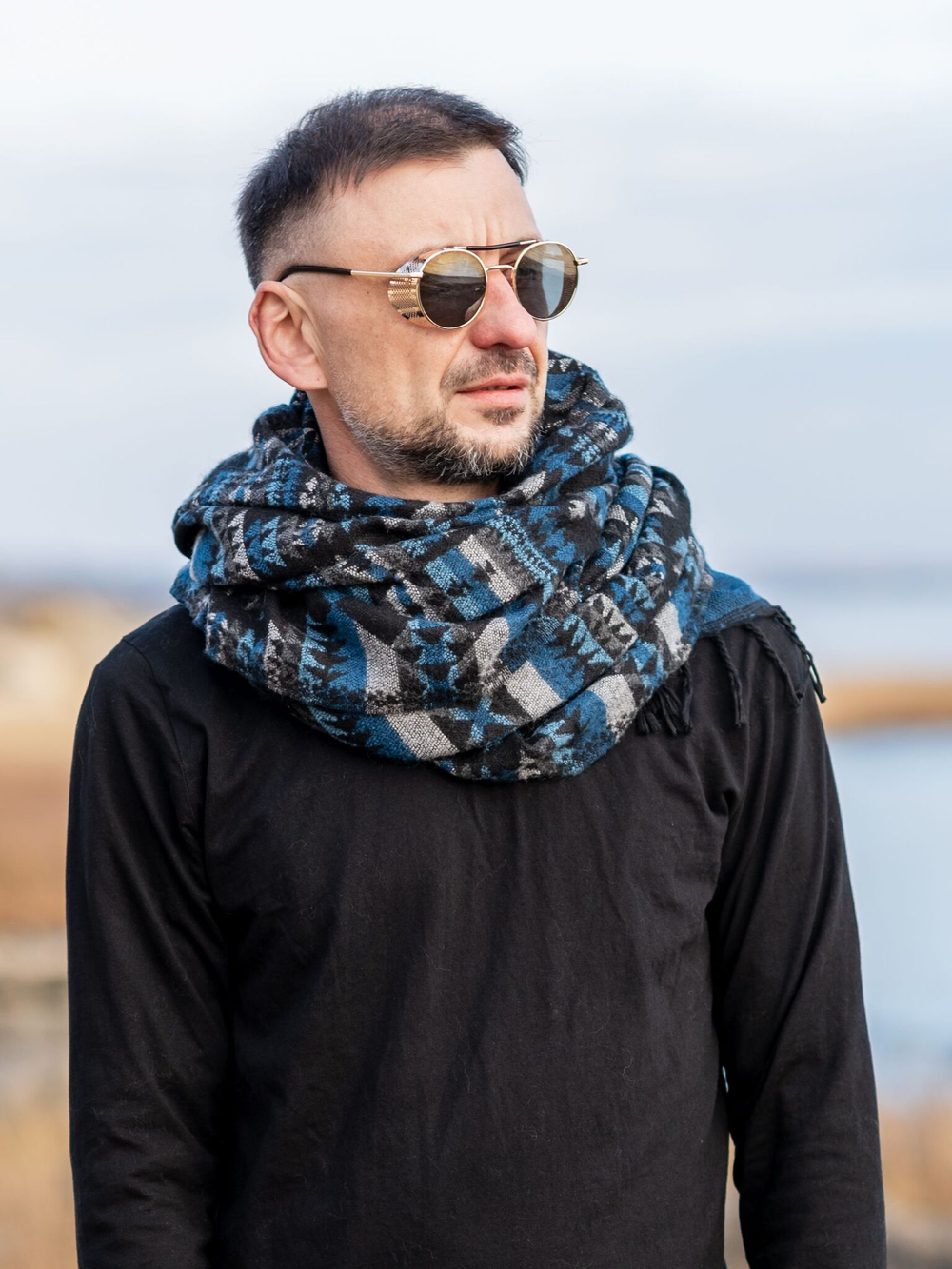 Шарф теплый с индейским орнаментом