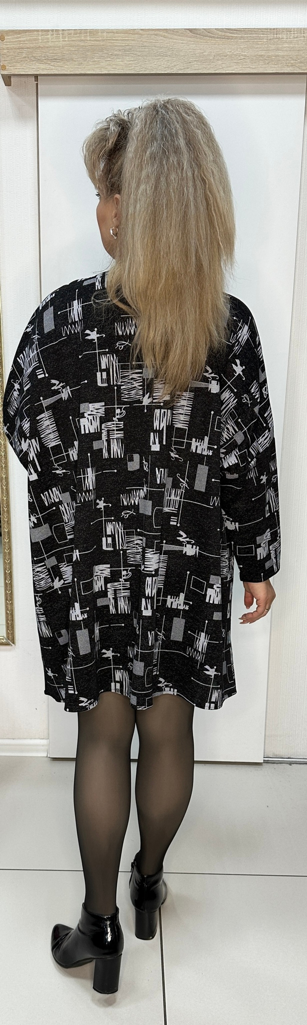 Нарядная туника с красивым фасоном и подвеской