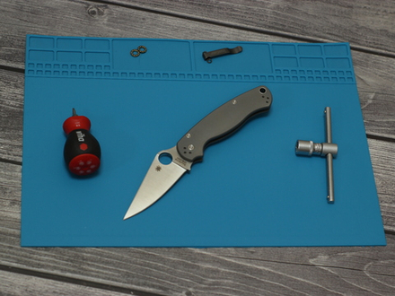 Резиновый коврик для разборки и пайки 350*250 Ковр2