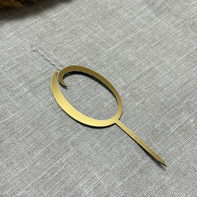 Свеча-топпер цифра «0» в золотом цвете