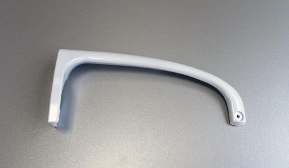 Белая нижняя ручка дверки холодильника Индезит