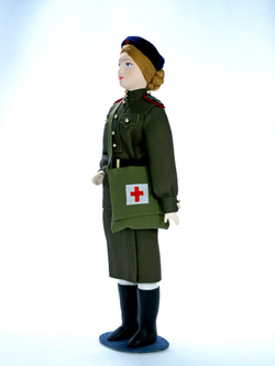 Кукла коллекционная медсестра Красной армии