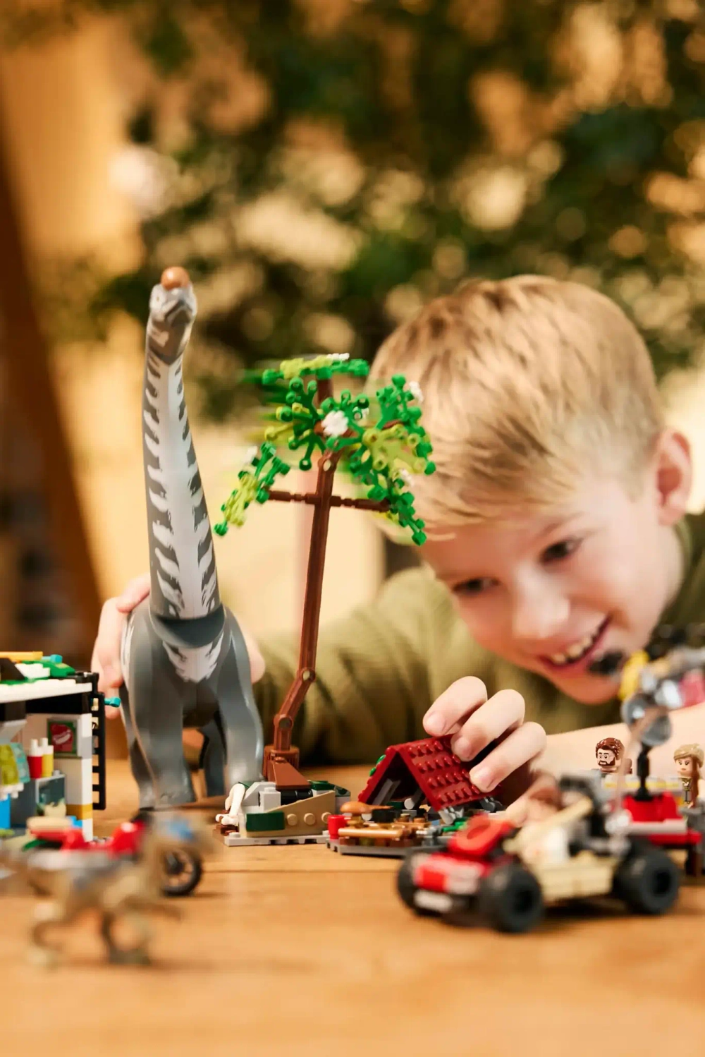 Конструктор LEGO Jurassic World 76973 Миссия по отслеживанию хищника и титанозавра