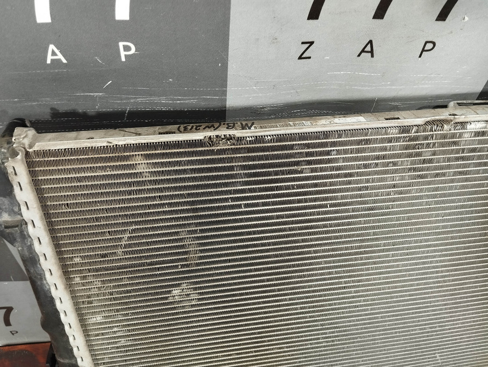 Радиатор двигателя Mercedes W213 W222 X253 Б/У Оригинал A0995003303