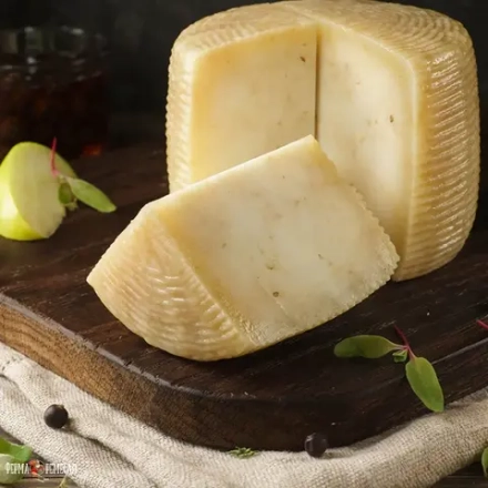 Сыр Качотта из коровьего молока ТМ Маркур 200 г