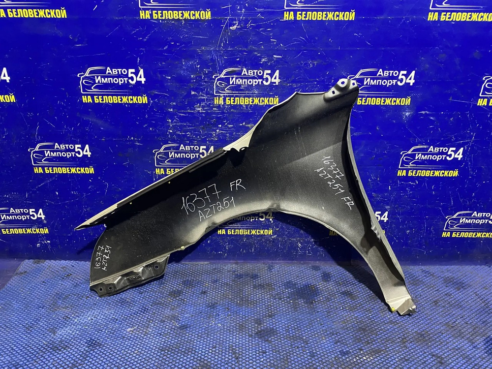 Крыло переднее правое TOYOTA AVENSIS 2006-2010