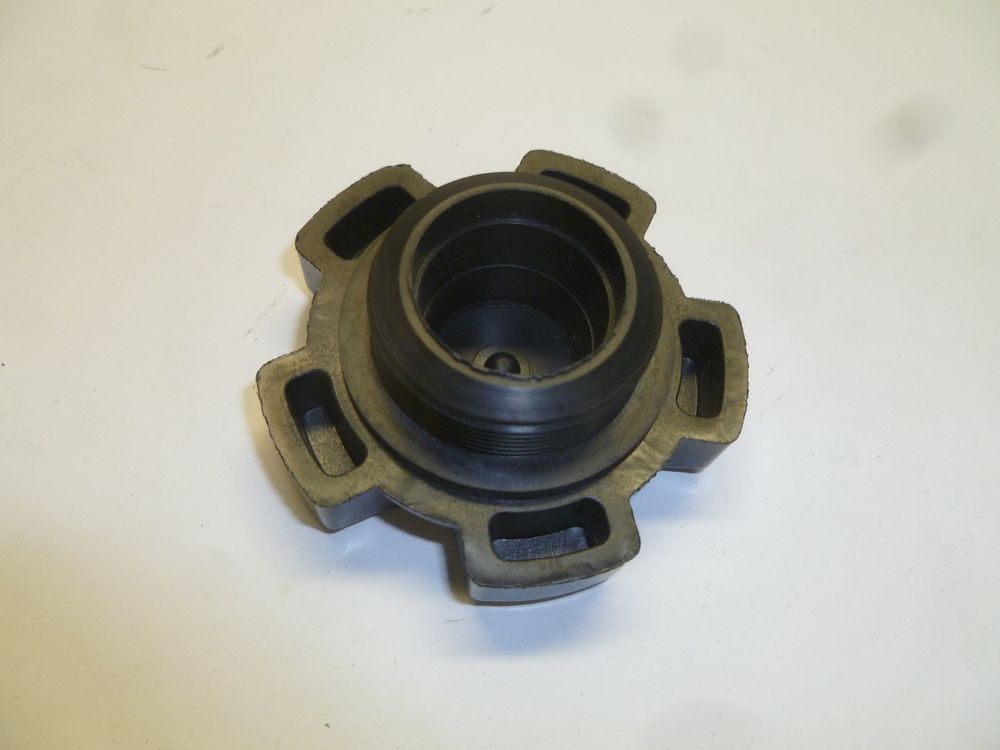 Крышка маслозаливной горловины крышки TDY 19 4L/Oil filler cap