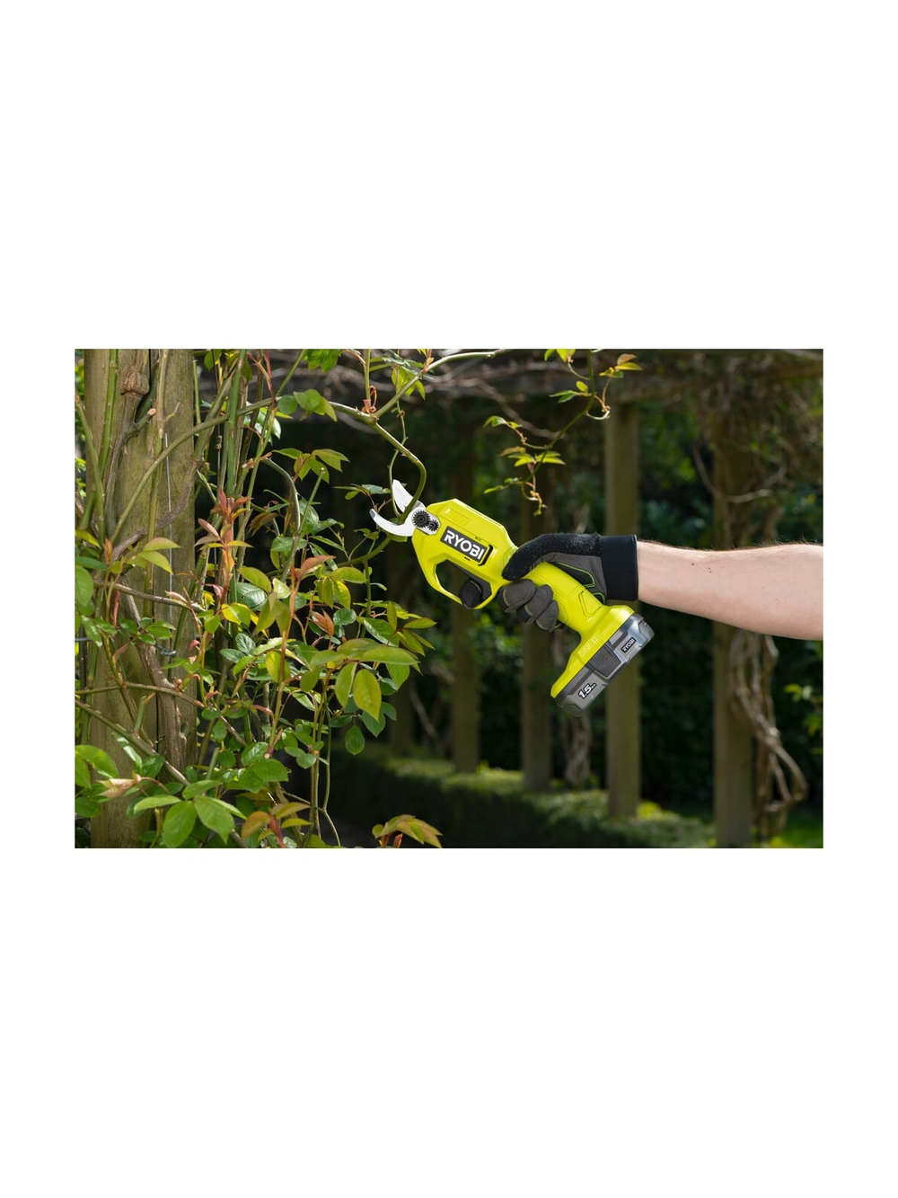 Аккумуляторный секатор Ryobi ONE+ RY18SCA-0 5133005024