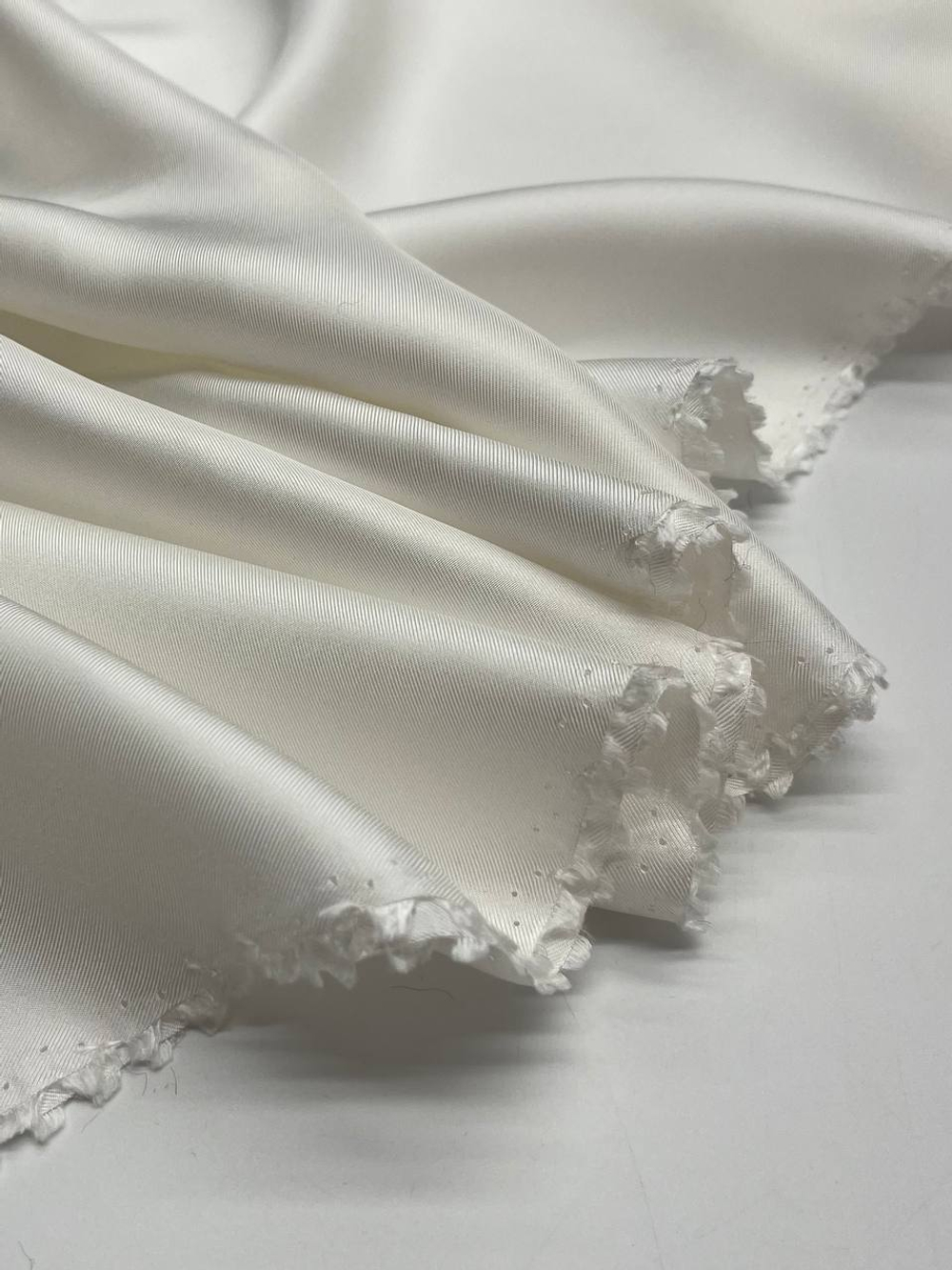 Шелк твил белый