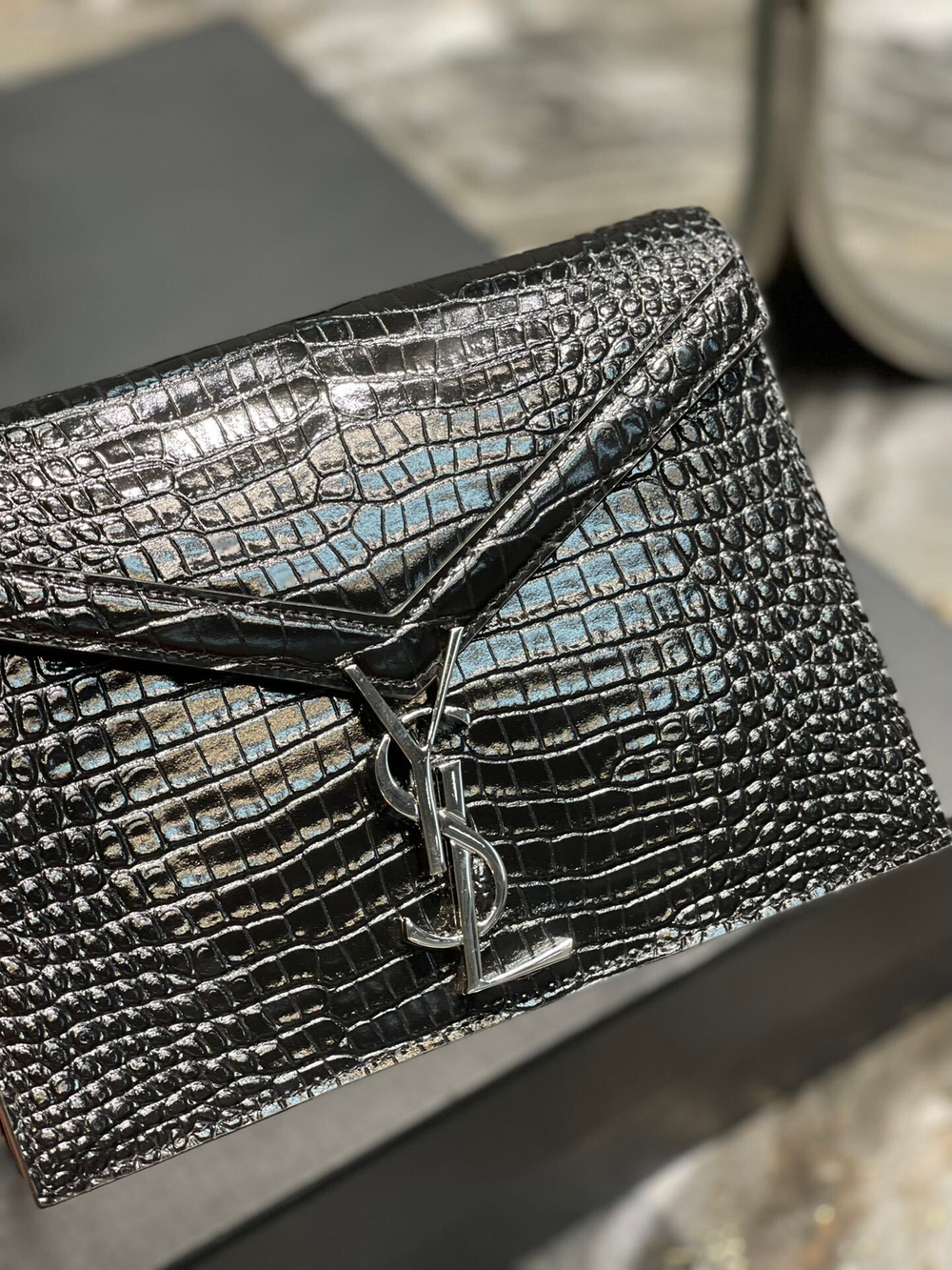 Saint Laurent Cassandra Medium 22 cm