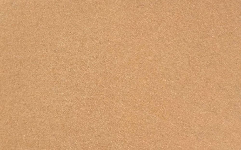 Фетр средней жесткости 2 мм, ш. 1 м, 215,4 гр/м2, персиковый