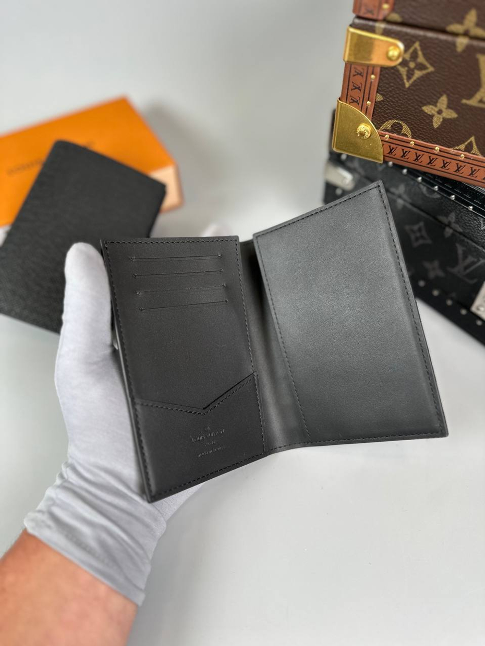 Обложка Louis Vuitton, арт. 481857068
