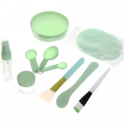 Набор косметический «Beauty», 2 кисточки и лопатка, чаша и спонж, три мерных ложки, баночка и пульверизатор, микс 2 цвета, 16*24см
