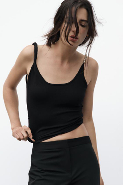 ZARA ТРИКОТАЖНЫЙ ТОП НА БРЕТЕЛЯХ С БУСИНАМИ, ЧЕРНЫЙ