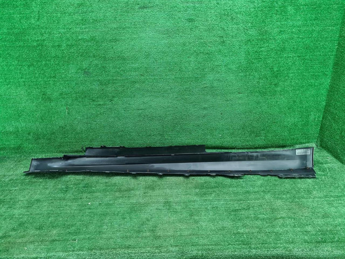 Накладка порога правая BMW M4 F82 F83 (2014-2017)