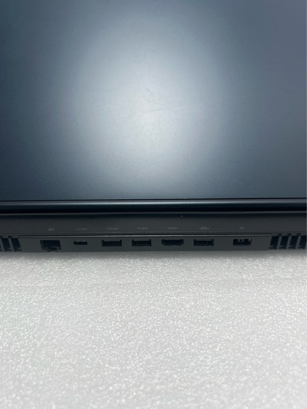 Ноутбук Lenovo Legion 5-15ACH6 (82JW00CGRU) 15.6"/ AMD Ryzen 5 5600H/RAM 8 GB/SSD 512 GB/Nvidia RTX3050 4GB/1920x1080/IPS 165 Hz/Windows 10/Подсветка кл-ры:LED/синий. Состояние: Уценка/небольшой след. на матрице от клавиатуры/C1