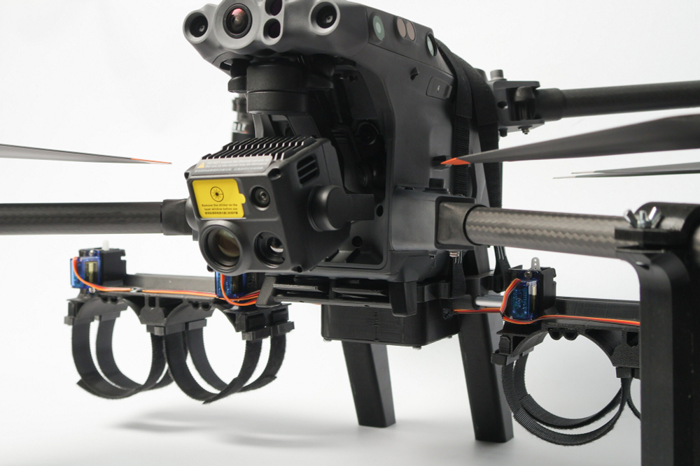 Унивеpcaльнaя cиcтема сброcа гpуза DJI Мatricе 30t на 4 подарка