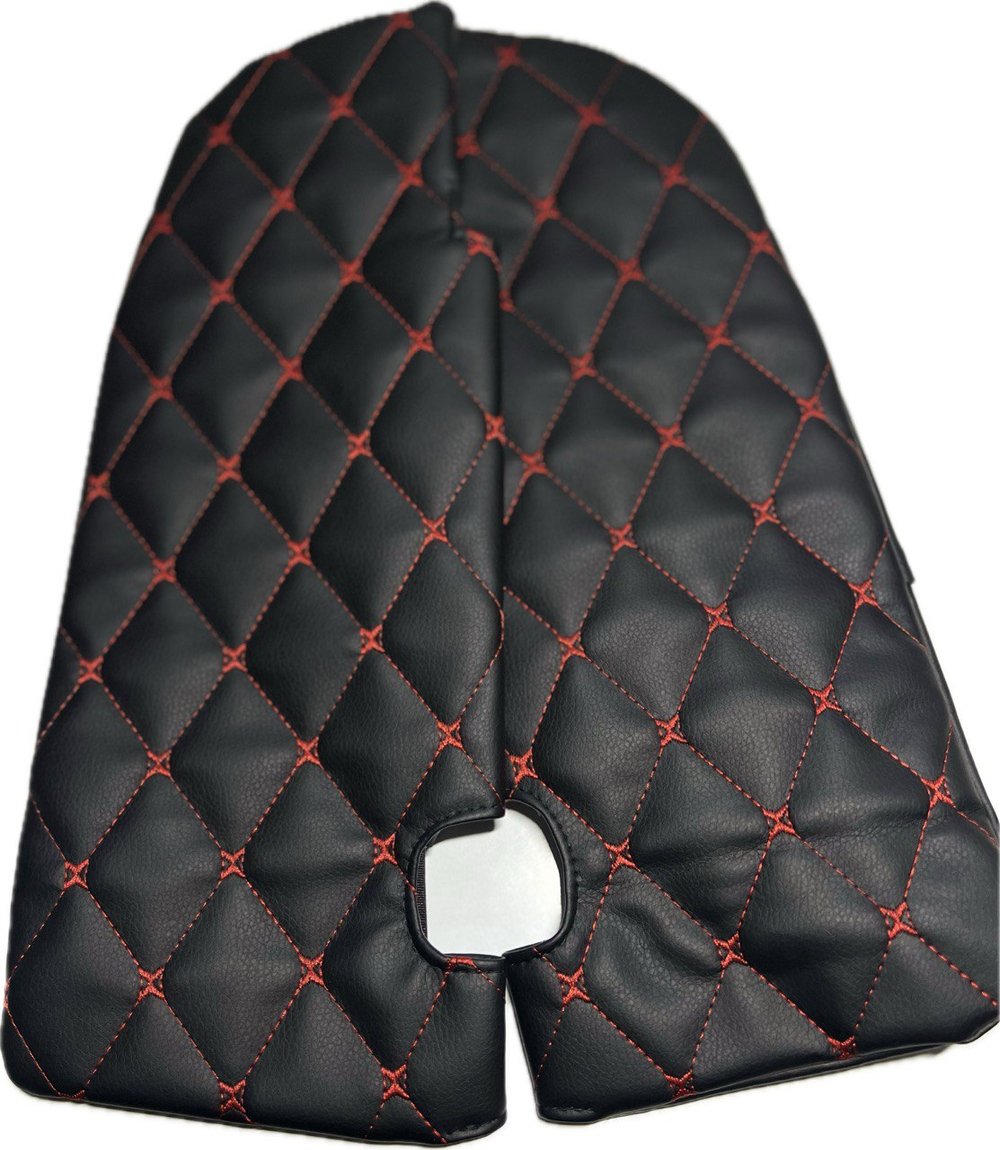 Чехлы на козырьки Лада Веста Vesta(красная нить Бабочка)