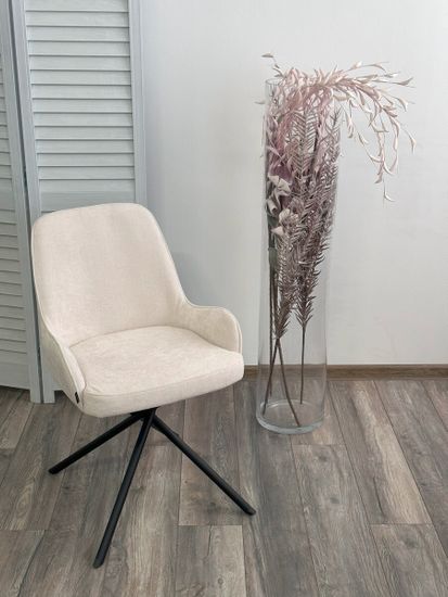 Стул ЛУИДЖИ ДАНС 180 град. поворотный, NORDIC 11 Молочный / Черный каркас