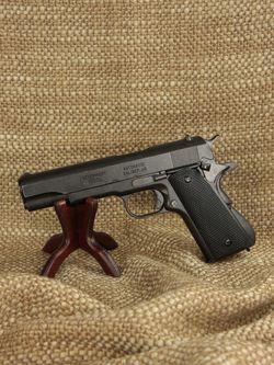 Denix Пистолет авт. "Кольт-45", 1911 г. в подарочном футляре