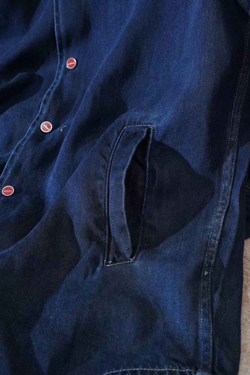 Джинсовой костюм Kiton