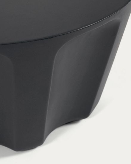 Круглый журнальный столик Vilandra из бетона для улицы La Forma Испания