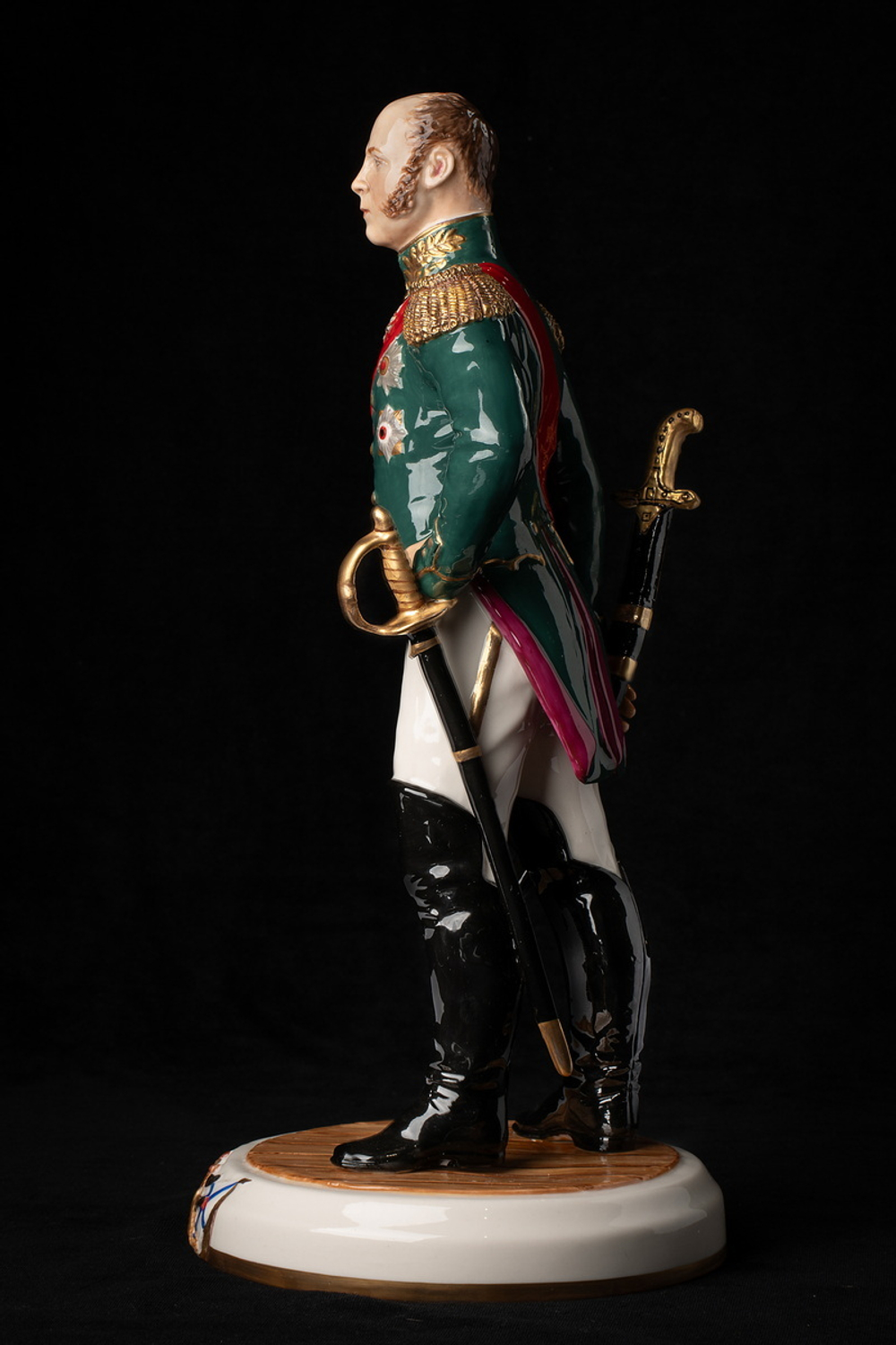 Статуэтка. Фарфор. Солдат. Сенявин Дмитрий Николаевич - Русский флотоводец. Россия