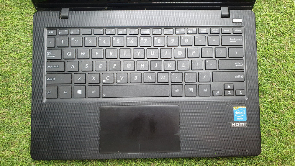 Ноутбук  ASUS X200CA-HCL1104G