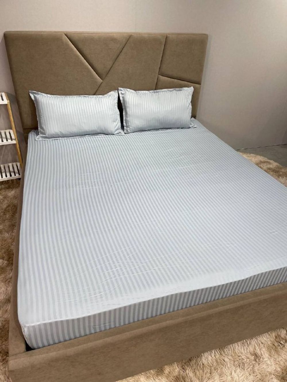 Простынь на резинке с нав 180 /200 Страйп