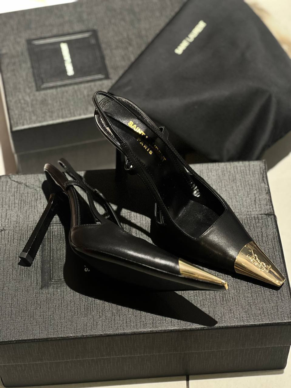 Босоножки Yves Saint Laurent