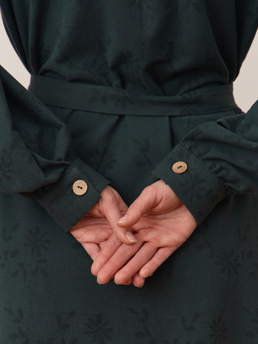 Платье с вырезом-сердечко