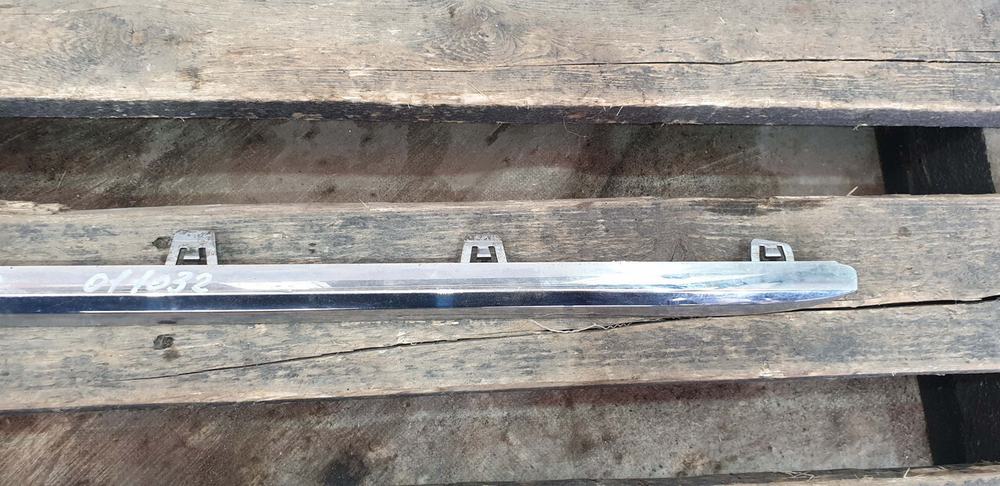 Молдинг порога левый Mercedes E (W213)  Б/У Оригинал A2136980362